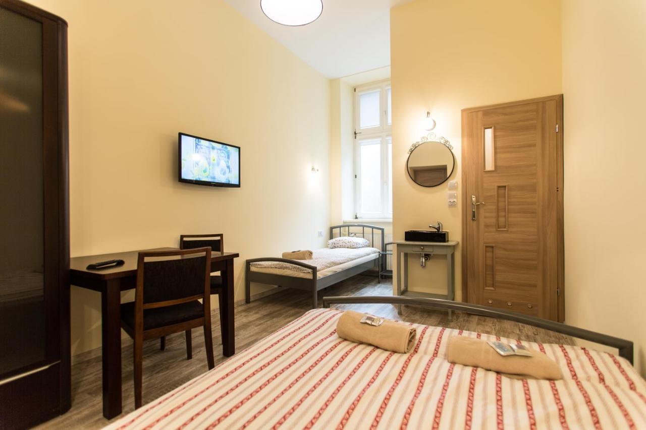 Puffa Hostel Lux Warszawa Eksteriør bilde