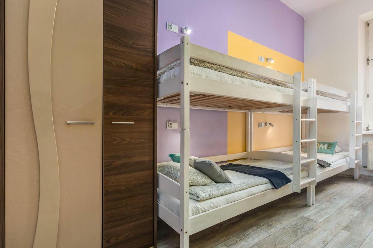 Puffa Hostel Lux Warszawa Rom bilde